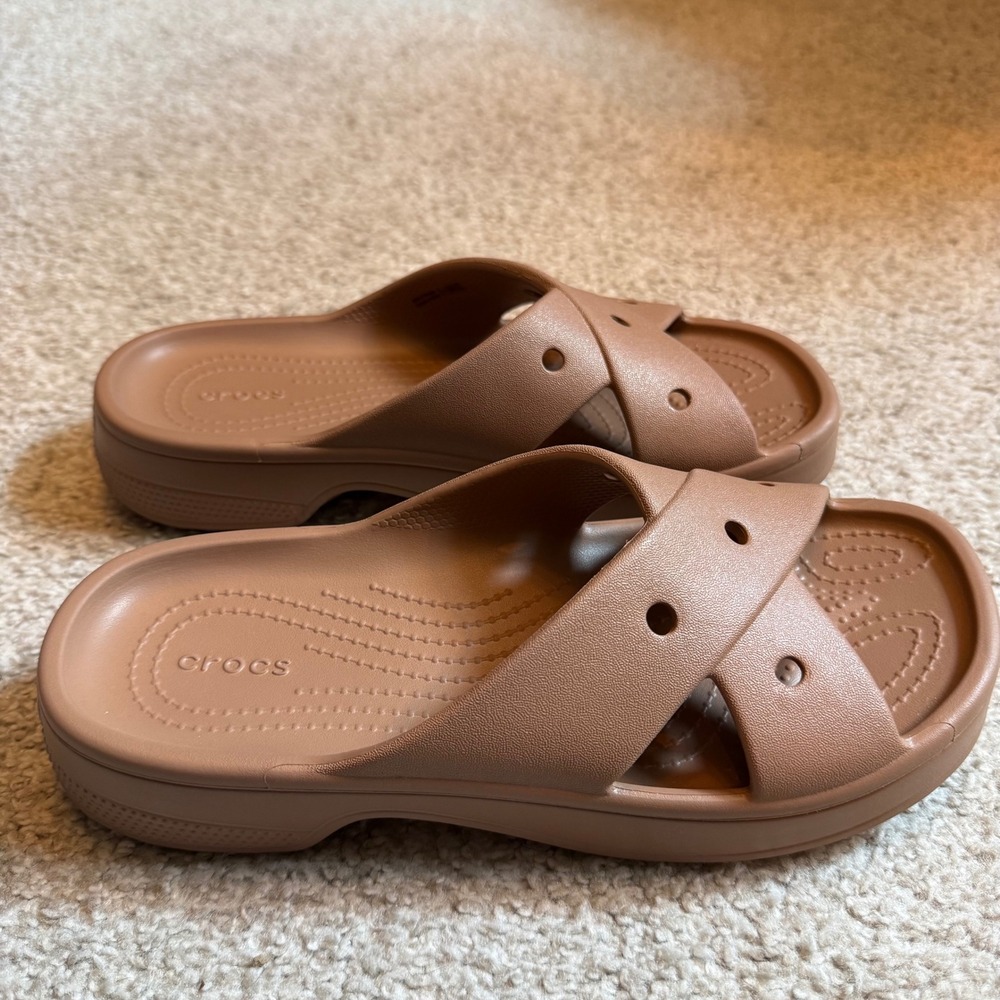 Crocs Classic Cross Strap Sandal Tan Brown Slides Womens 7 - Picture 2 of 5
